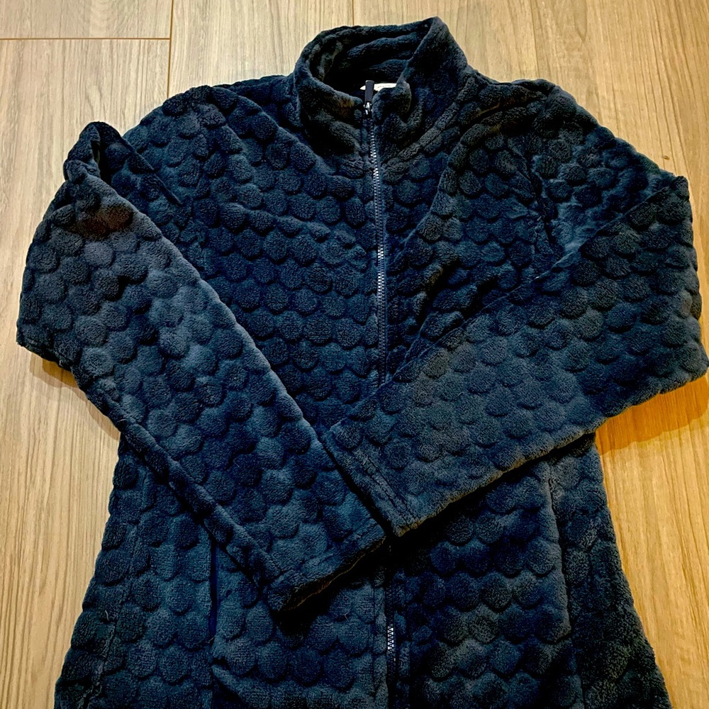 Soft  shape fitting fleece